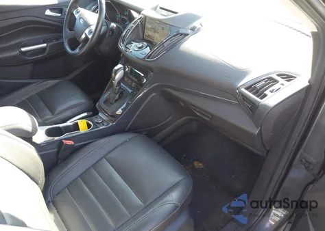 2015 Ford Escape Titanium z USA, uszkodzony, nr VIN 1FMCU9JX9FUB77371